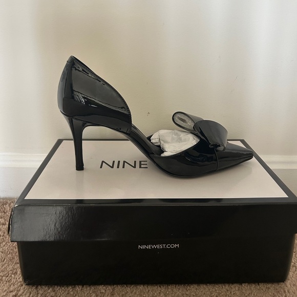NWT NINE WEST mcfally black patent leather d’Orsay bow pump 7.5W - Picture 2 of 4